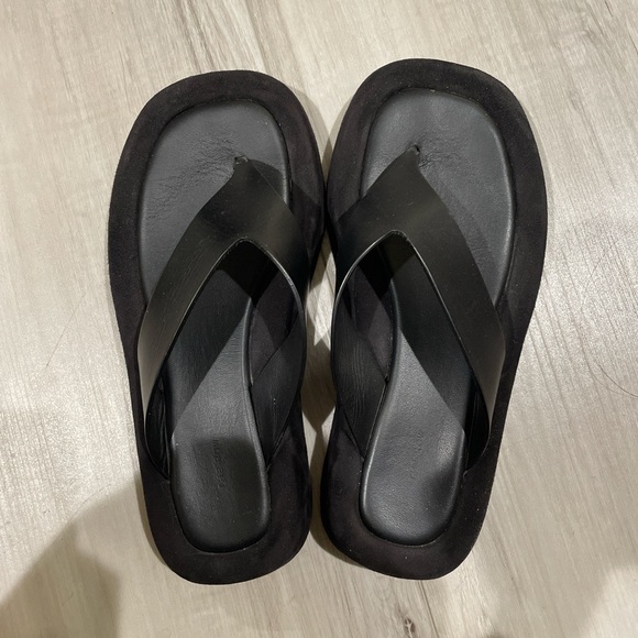 The Row ginza sandal - Picture 1 of 3